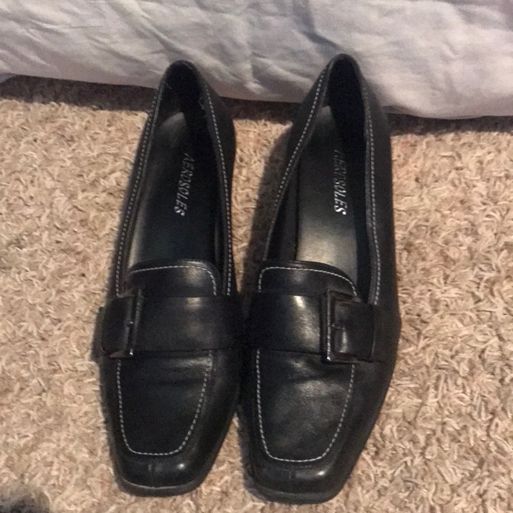 Black aerosoles work shoes